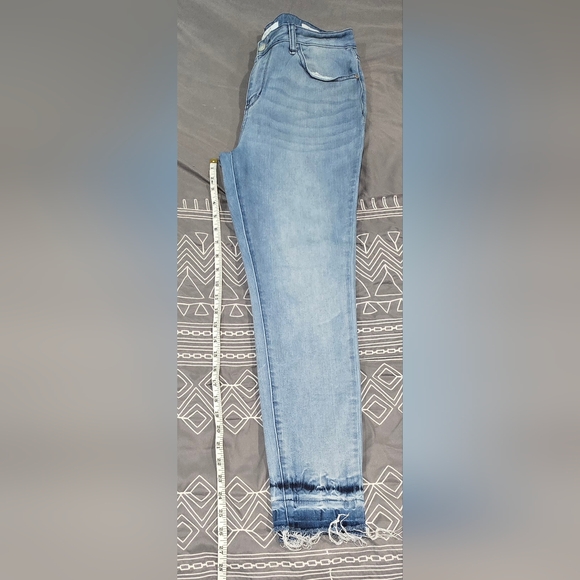 Judy Blue Released Hem Skinny Jeans Size 9/29 - Picture 3 of 7